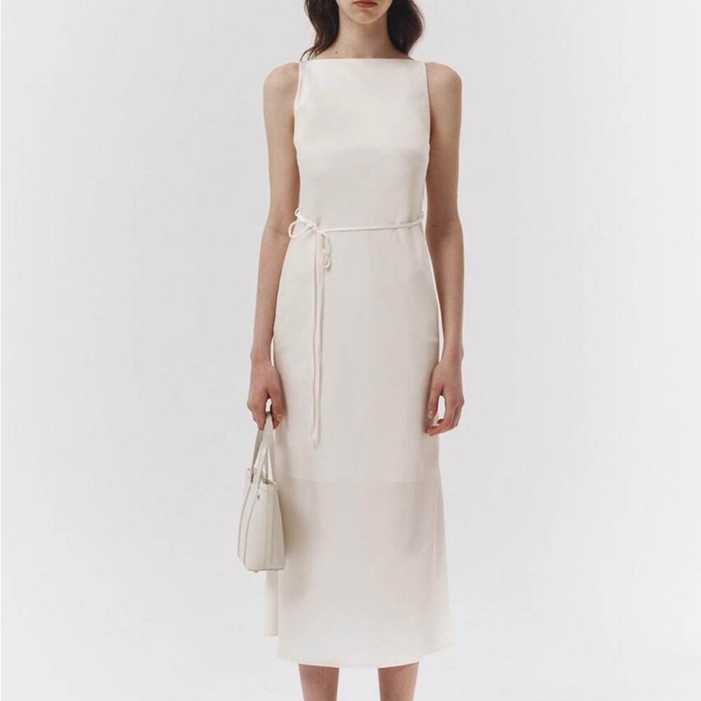 Dunst- Elegant Silky Sleeveless Dress Cream